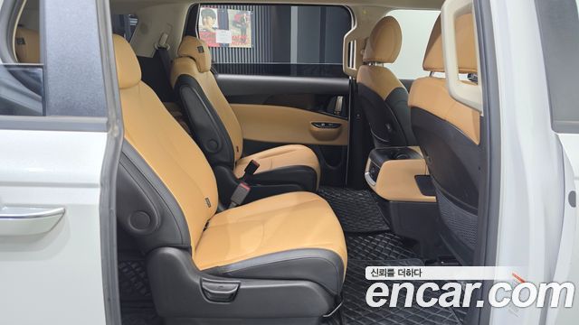 Kia Canival 2023 — photo 17