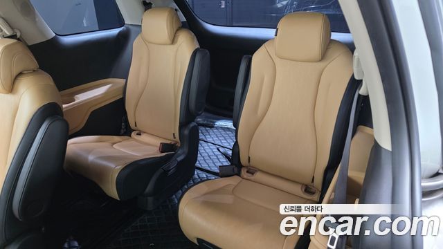 Kia Canival 2023 — photo 18