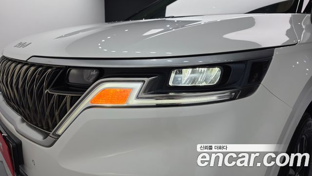 Kia Canival 2023 — photo 8