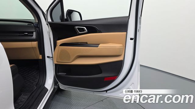 Kia Canival 2023 — photo 15