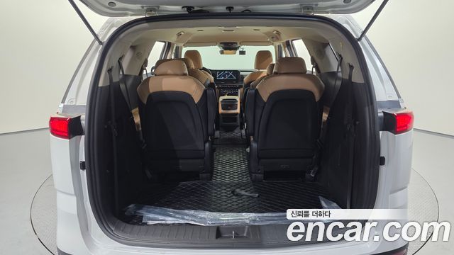 Kia Canival 2023 — photo 27