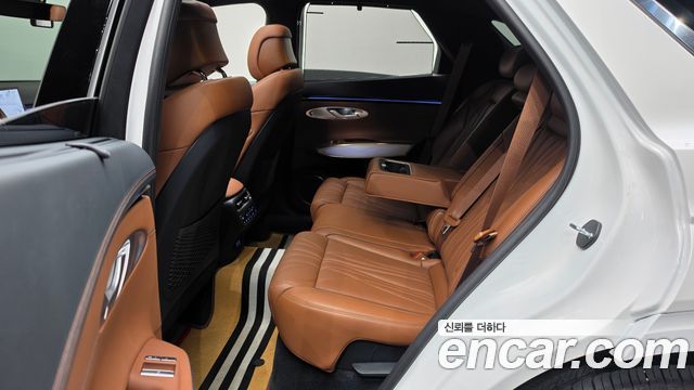 Genesis GV70 2025 — photo 11
