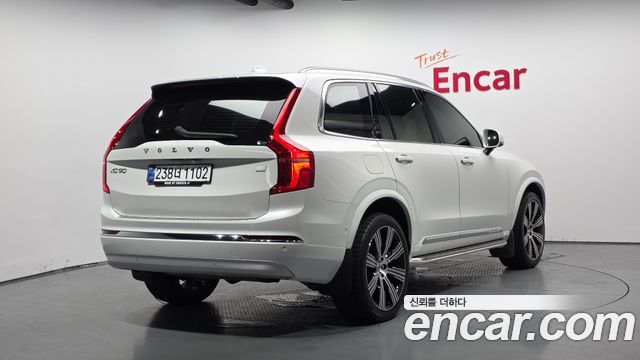 Volvo XC90 2022 — photo 2