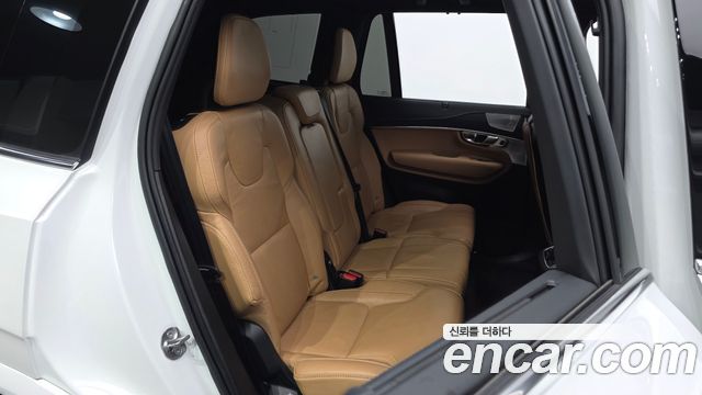 Volvo XC90 2022 — photo 11
