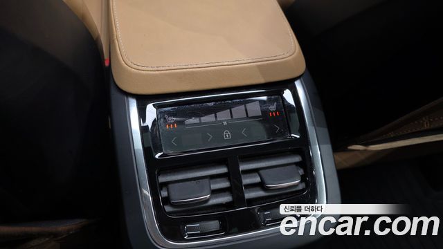 Volvo XC90 2022 — photo 19