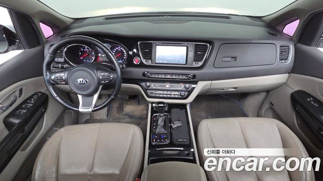 Kia Canival 2016 — photo 10