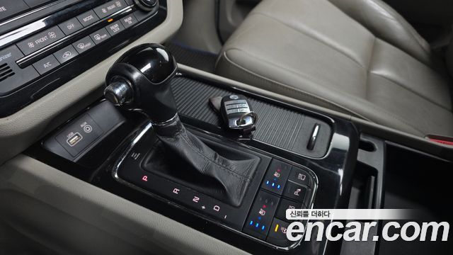 Kia Canival 2016 — photo 12