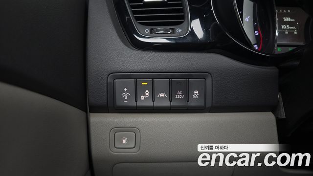 Kia Canival 2016 — photo 23