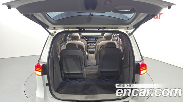 Kia Canival 2016 — photo 26