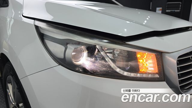 Kia Canival 2016 — photo 8