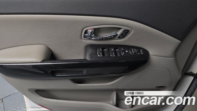 Kia Canival 2016 — photo 14