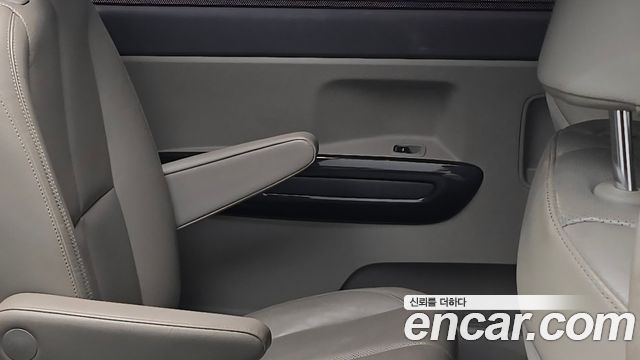 Kia Canival 2016 — photo 15