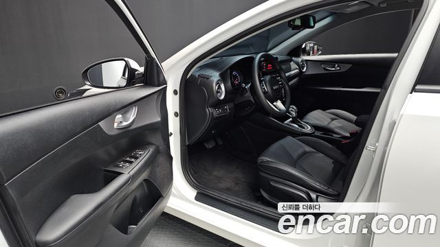 Kia K3 2023 — photo 10