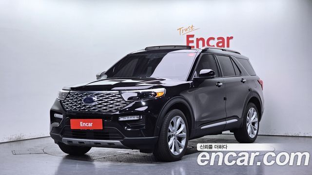 Ford Explorer 2022 — photo 1