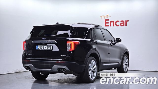 Ford Explorer 2022 — photo 2