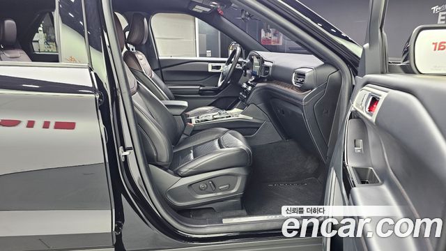 Ford Explorer 2022 — photo 17