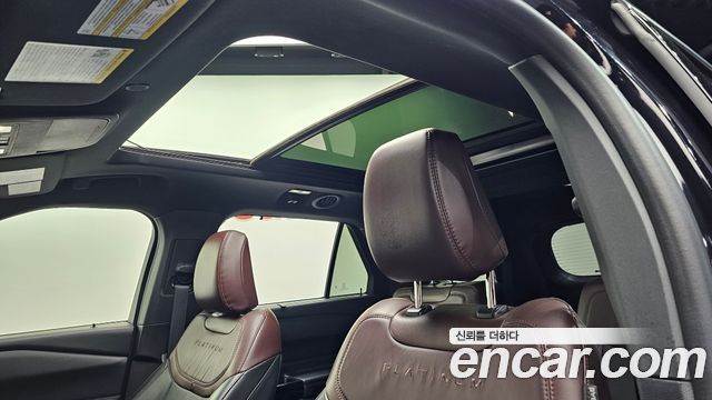 Ford Explorer 2022 — photo 25