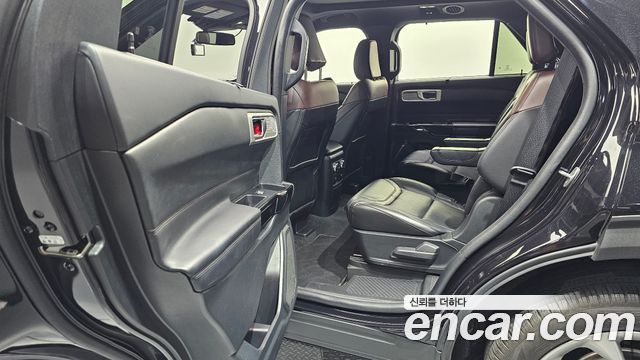 Ford Explorer 2022 — photo 16