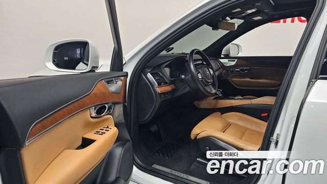 Volvo XC90 2019 — photo 13