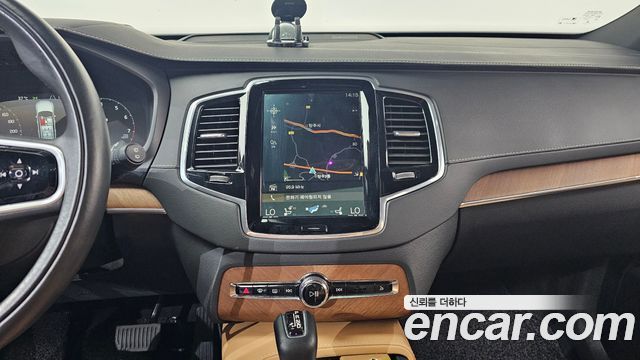 Volvo XC90 2019 — photo 19