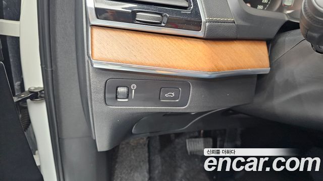 Volvo XC90 2019 — photo 22