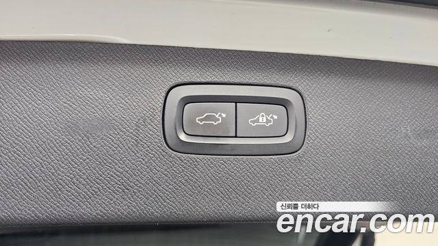 Volvo XC90 2019 — photo 26