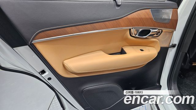 Volvo XC90 2019 — photo 15