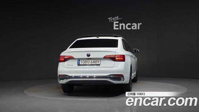 Volkswagen Jetta 2023 — photo 4