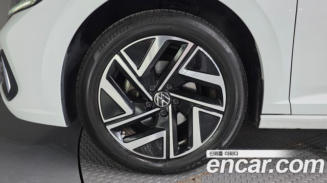 Volkswagen Jetta 2023 — photo 5