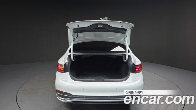 Volkswagen Jetta 2023 — photo 26