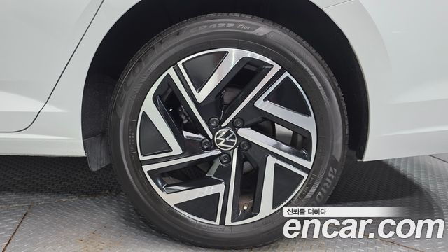 Volkswagen Jetta 2023 — photo 7