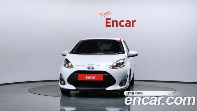 Toyota Prius 2018 — photo 3