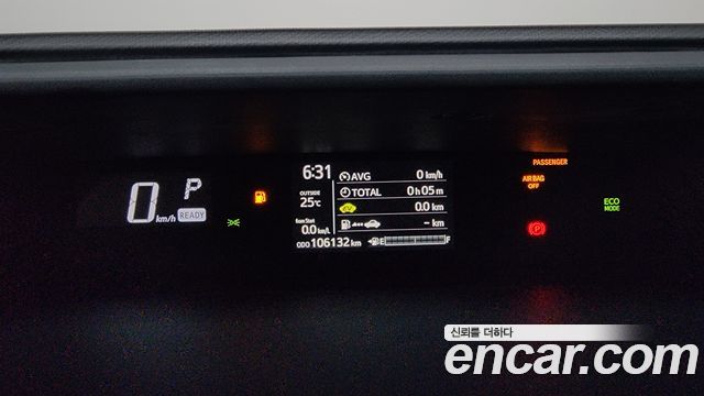 Toyota Prius 2018 — photo 11