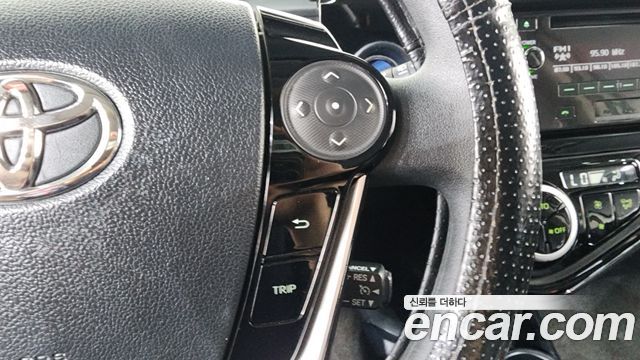 Toyota Prius 2018 — photo 21