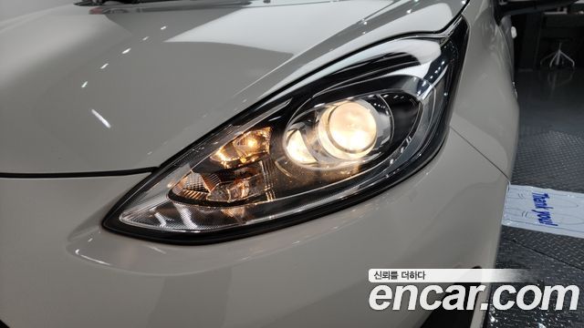 Toyota Prius 2018 — photo 8