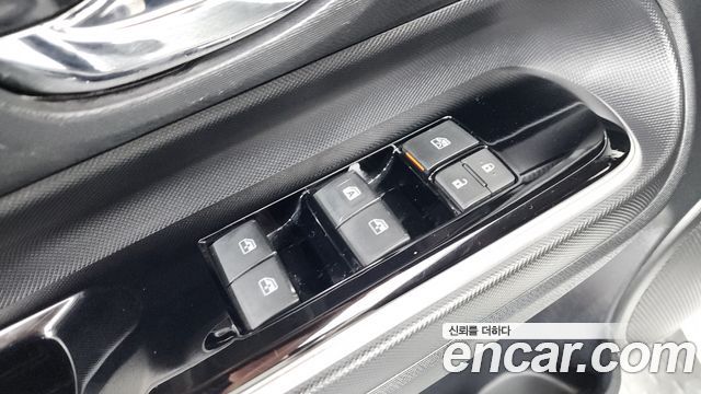 Toyota Prius 2018 — photo 27