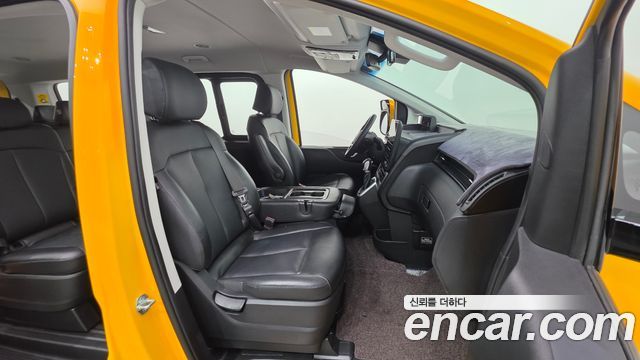 Hyundai Staria 2023 — photo 13