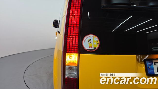 Hyundai Staria 2023 — photo 9