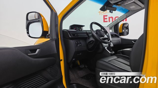 Hyundai Staria 2023 — photo 16
