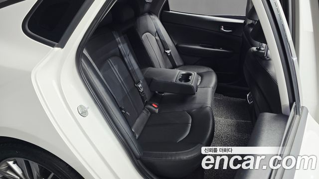 Kia K5 2019 — photo 11