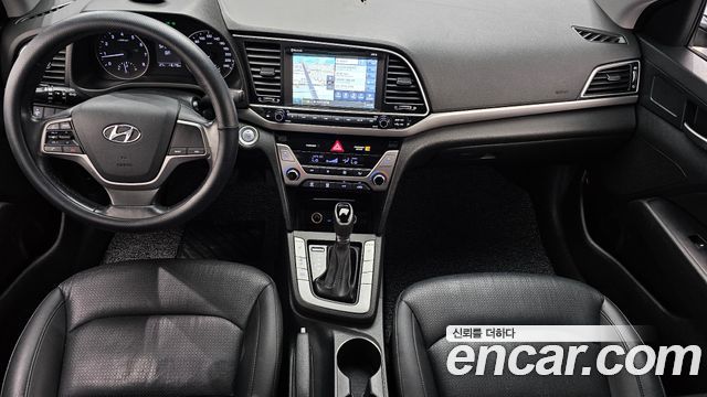 Hyundai AVANTE 2016 — photo 10
