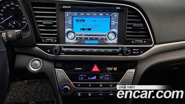 Hyundai AVANTE 2016 — photo 20