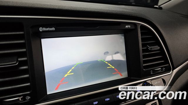 Hyundai AVANTE 2016 — photo 21