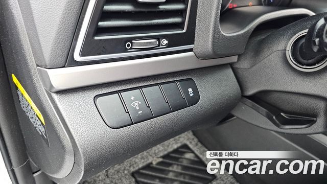Hyundai AVANTE 2016 — photo 22