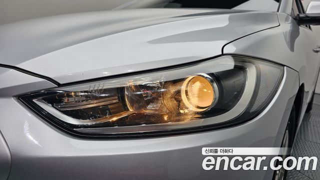 Hyundai AVANTE 2016 — photo 8
