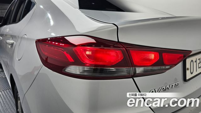 Hyundai AVANTE 2016 — photo 9