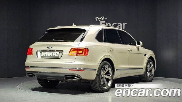 Bentley Bentayga 2018 — photo 2