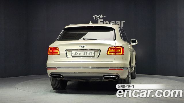 Bentley Bentayga 2018 — photo 4