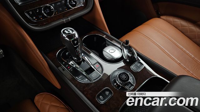 Bentley Bentayga 2018 — photo 9