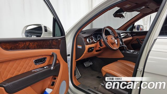 Bentley Bentayga 2018 — photo 10